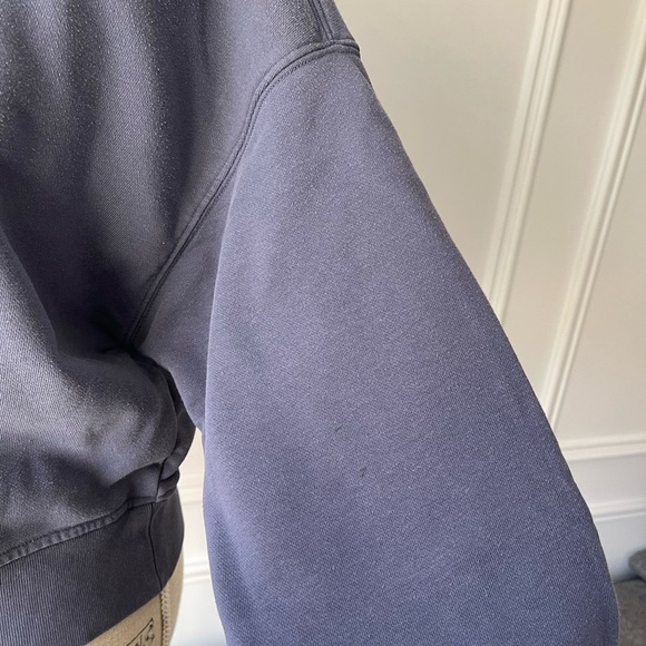 3/22 🧡 Uniqlo Blue Sweatshirt - Picture 5 of 9